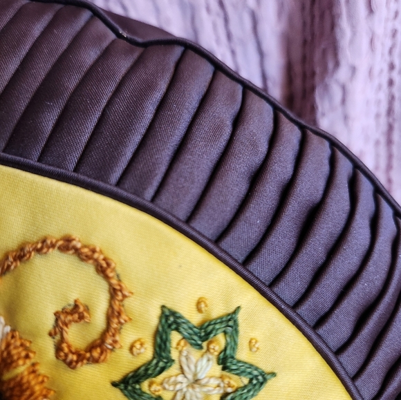 2 Handmade 14 " Diameter Cross Stiched Throw Pillows. Zippered. - Picture 11 of 15